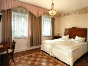 Eivere Manor
