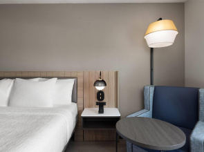 La Quinta Inn & Suites by Wyndham Greenville Woodruff Rd.