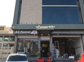 OYO 11517 Hotel Eleven 43