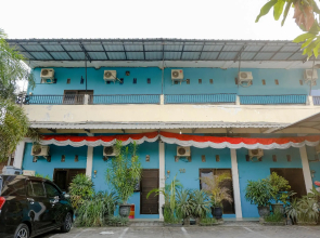 OYO 1784 Hj. Aniek Residence
