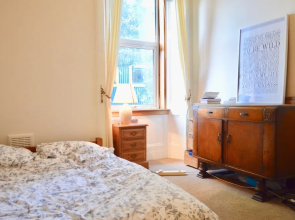 One Bedroom Meadowbank Apartment Sleeps 2