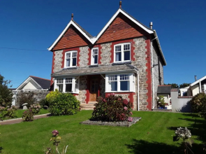 Kings Acre spacious 4 bed with Breath-taking views