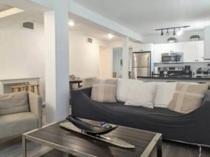 Pool Parking 2 Bedroom Retreat Sleeps 5