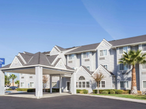 Microtel Inn & Suites by Wyndham Modesto Ceres