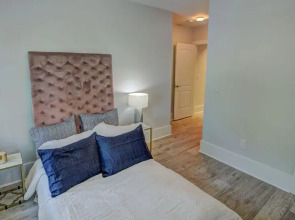 4 Bedroom, South Mint Street