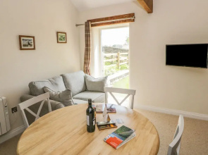 Lake Farm Cottage