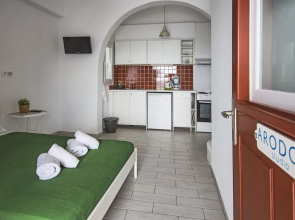 Arodou Studio and Apartment