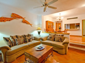 2BR W/private Jacuzzi: Casa del Mar Pelicano 301