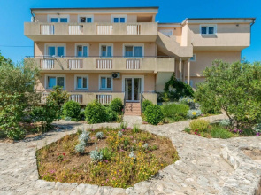 Nice Apartment in Drage, Pakostane With Sauna, Wifi and 2 Bedrooms