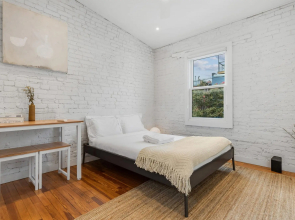 Adorable Studio Space in Private Carriage House