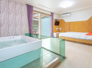 Gapyeong Maronie Spa Pension