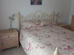Inviting 2 Bed Apartment in Westwood ho