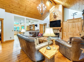 Creekside Lodge ~ 4 Mi to Sapphire Valley Resort!