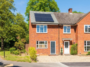 2 bed house close to Town Centre