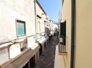 In The Heart Of The Old Town - Apartment Porta Alfonsina