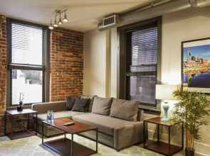 Broadway by Nashville Vacations