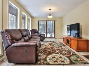 Pickerel Lodge - 4 Br Home