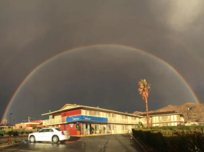 Hilltop Inn Suites