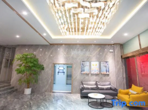 Yichun Bailu Hotel