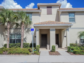 Four Bedroom Storey Lake Resort Close to Disney w Pool 3063
