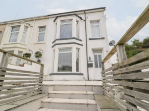 76A Mackworth Road
