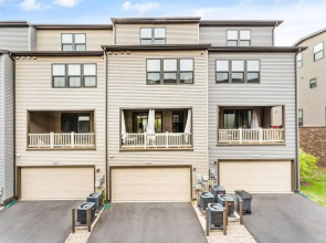 Ashburn 4-br Homestay Close to Dulles Metro