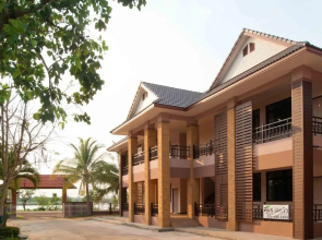 Suporn Lakeview Service APT & Homestay
