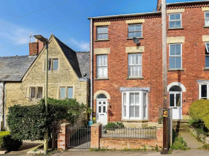 5 Bed Victorian family home in the heart of Stroud
