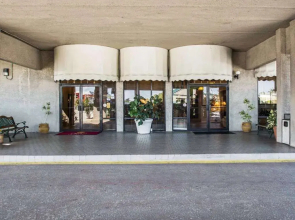Days Inn by Wyndham Stuart