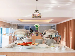 Maverick Ratchada Hotel