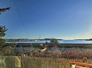 Steps to Cape Cod Canal: Buzzards Bay Home