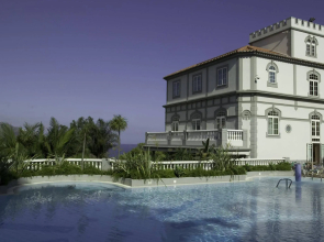 Pestana Village Garden Hotel