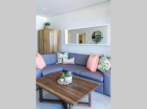 Waterfront Getaway, 2 Bedroom Seaside Bliss