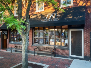 Historic Hotel Nichols