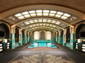 Virgin Hotels Las Vegas, Curio Collection by Hilton