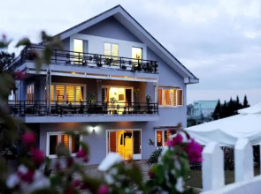 Stop and Go Boutique Hotel Since 1982