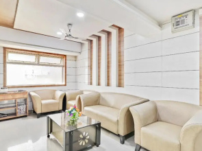 Hotel Sharada International by OYO Rooms