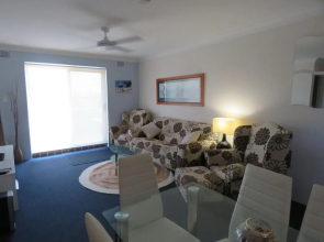 Parkview, Unit 16, 11 Catalina Close