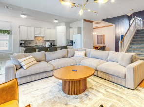 Game Room, Hot Tub & Pool! Grand Prairie Getaway