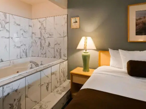 Eod Summer 2023 Lighthouse Suites Inn, Surestay Collection