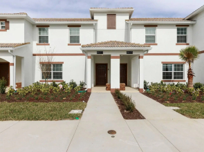 Luxury villa in Champions Gate