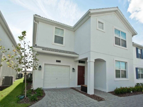 Storey Lake Dream Home With Gorgeous Lake View! 6 Bedroom Home by RedAwning