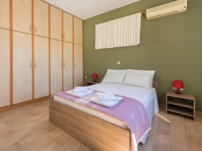 Stunning 5-bed Villa in Gennadi!