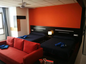 1V - Luxury Apartment Near Beach