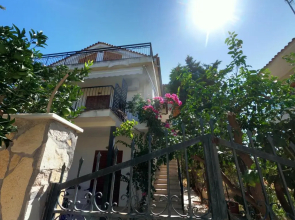 Loft apartment 20m from sea