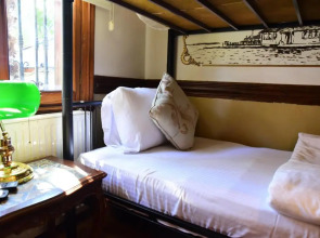 Ottoman Suites by Seratonin