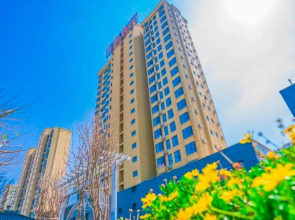 Canghai Yayuan Hotel(大理苍海雅园海景酒店（大理高铁站洱海公园店）)