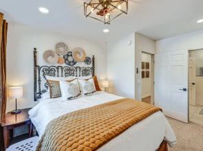 Stellar Craig Apartment - Walk to Restaurants!