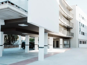 Hauzify I Apartaments Coral