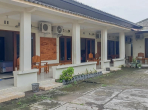 Rifaraz Syariah Hotel by OYO Rooms